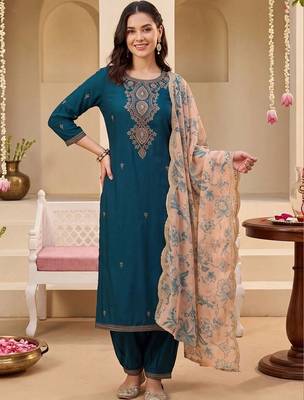 women ethnic motifs embroidered regular thread work kurta with patiala & with dupatta 3