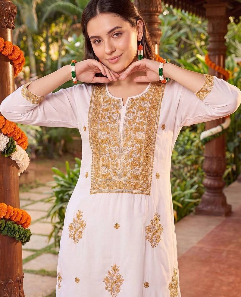 women ethnic motifs embroidered regular kurta with trousers & with dupatta