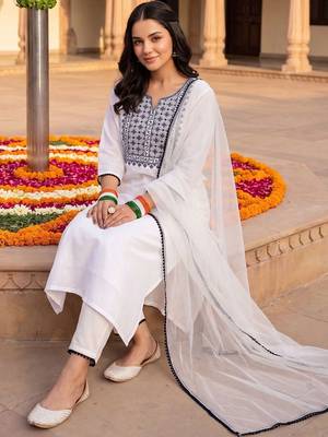 women ethnic motifs embroidered regular thread work kurta with trousers & with dupatta 5