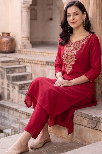 women ethnic motifs embroidered regular thread work kurta with trousers