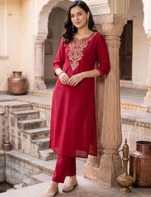 women ethnic motifs embroidered regular thread work kurta with trousers 3