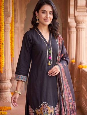 embroidered regular thread work kurta with trousers & with dupatta 2