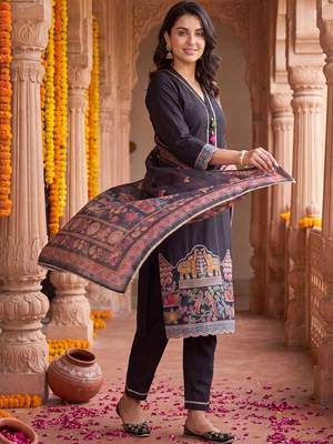 embroidered regular thread work kurta with trousers & with dupatta 4