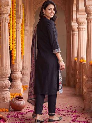 embroidered regular thread work kurta with trousers & with dupatta 5