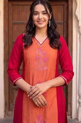 women floral embroidered regular thread work kurta with trousers