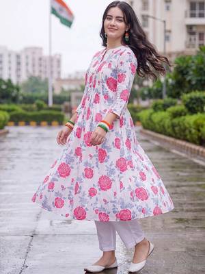 women floral printed regular cotton kurta with trousers 1