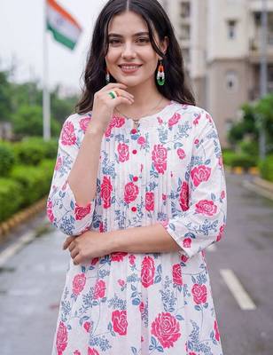 women floral printed regular cotton kurta with trousers 2