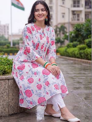 women floral printed regular cotton kurta with trousers 5