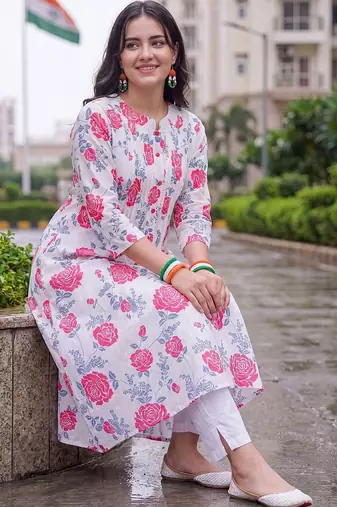 women floral printed regular cotton kurta with trousers