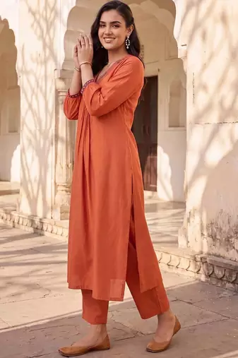 women ethnic motifs embroidered regular thread work liva kurta with trousers