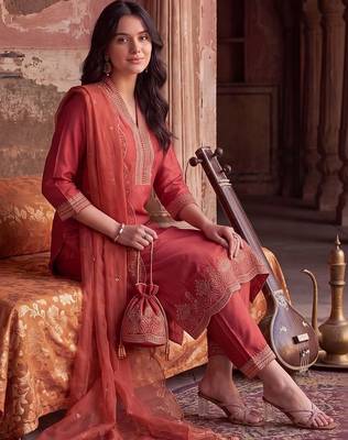 women ethnic motifs embroidered regular thread work kurta with trousers & with dupatta 1