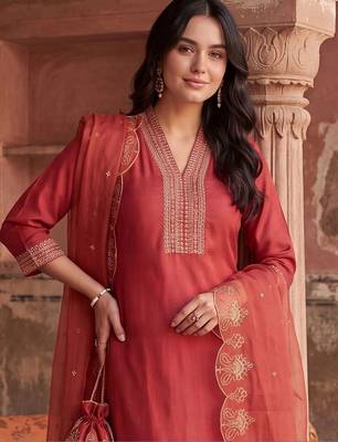 women ethnic motifs embroidered regular thread work kurta with trousers & with dupatta 2