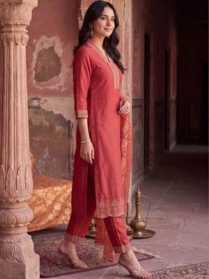 women ethnic motifs embroidered regular thread work kurta with trousers & with dupatta 3
