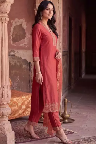 women ethnic motifs embroidered regular thread work kurta with trousers & with dupatta