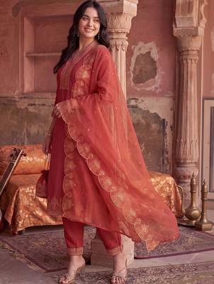 women ethnic motifs embroidered regular thread work kurta with trousers & with dupatta 5
