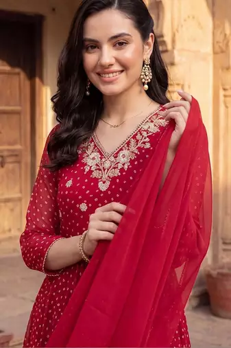 women ethnic motifs printed regular thread work kurta with trousers & with dupatta