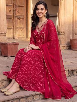 women ethnic motifs printed regular thread work kurta with trousers & with dupatta 6