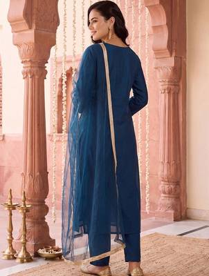 women ethnic motifs embroidered regular kurta with trousers & with dupatta 6