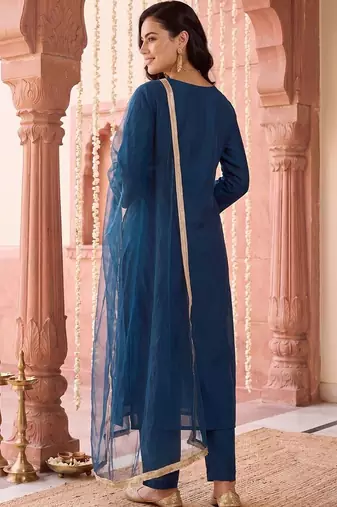 women ethnic motifs embroidered regular kurta with trousers & with dupatta