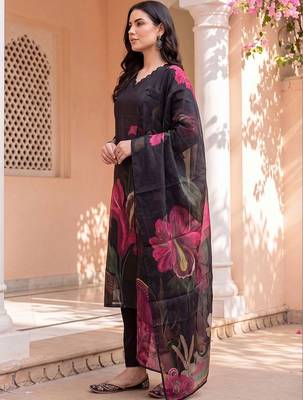 women floral printed regular linen kurta with trousers & with dupatta 1