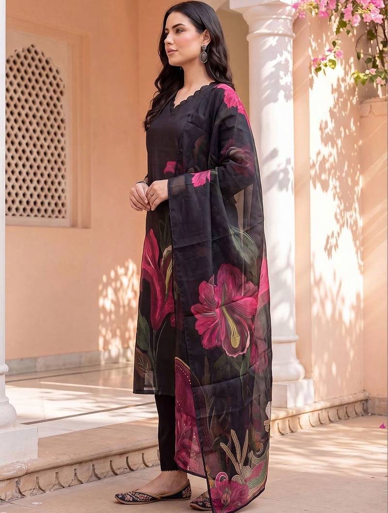 women floral printed regular linen kurta with trousers & with dupatta