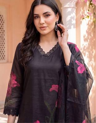 women floral printed regular linen kurta with trousers & with dupatta 2