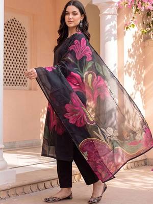 women floral printed regular linen kurta with trousers & with dupatta 3