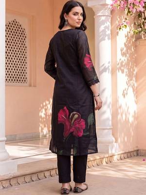 women floral printed regular linen kurta with trousers & with dupatta 4