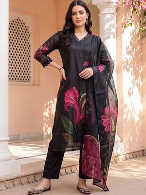 women floral printed regular linen kurta with trousers & with dupatta 6
