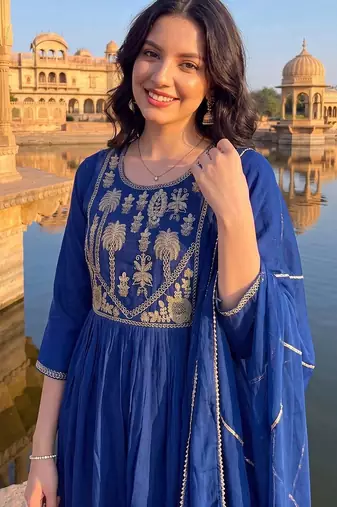women ethnic motifs embroidered empire thread work kurta with trousers & with dupatta