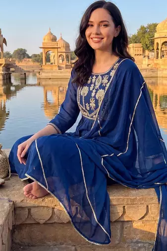 women ethnic motifs embroidered empire thread work kurta with trousers & with dupatta