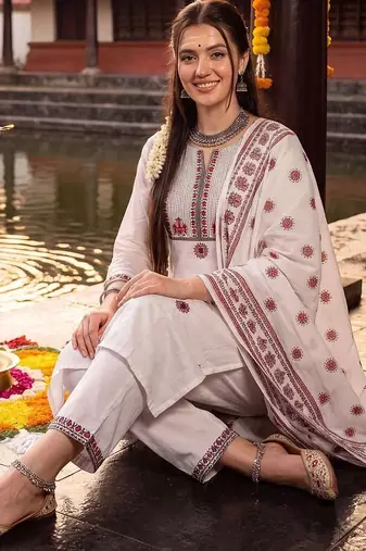 women ethnic motifs embroidered regular thread work cotton kurta with trousers & with dupatta