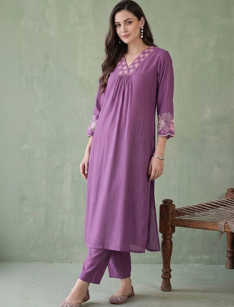 women ethnic motifs embroidered regular thread work kurta with trousers