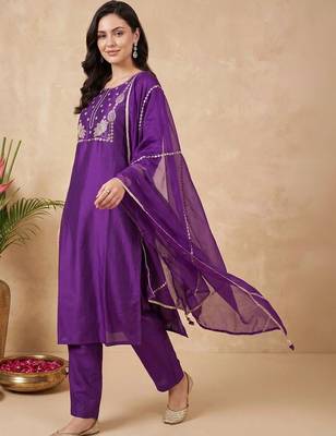 women ethnic motifs embroidered regular sequinned liva kurta with trousers & with dupatta 3