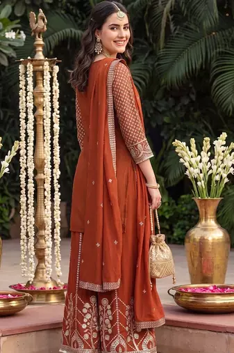women ethnic motifs printed regular kurta with sharara & with dupatta