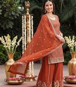 women ethnic motifs printed regular kurta with sharara & with dupatta