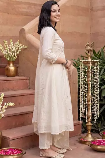 women floral embroidered empire thread work cotton kurta with trousers & with dupatta