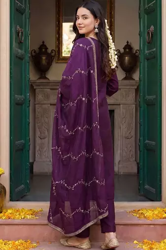 women ethnic motifs embroidered regular thread work kurta with trousers & with dupatta