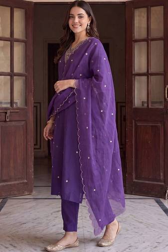 women ethnic motifs embroidered regular thread work kurta with trousers & with dupatta