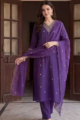 women ethnic motifs embroidered regular thread work kurta with trousers & with dupatta