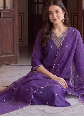 women ethnic motifs embroidered regular thread work kurta with trousers & with dupatta 6