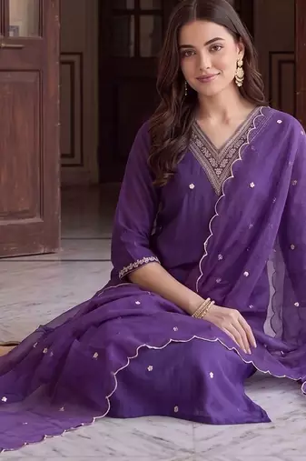 women ethnic motifs embroidered regular thread work kurta with trousers & with dupatta