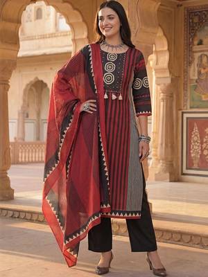 women ethnic motifs printed regular cotton kurta with trousers & with dupatta 1