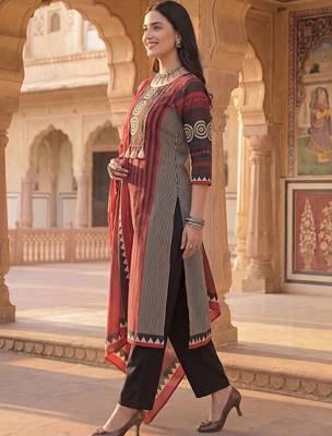 women ethnic motifs printed regular cotton kurta with trousers & with dupatta 4
