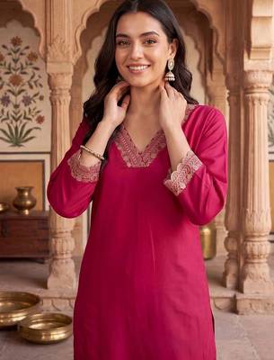 women regular thread work kurta with trousers 2