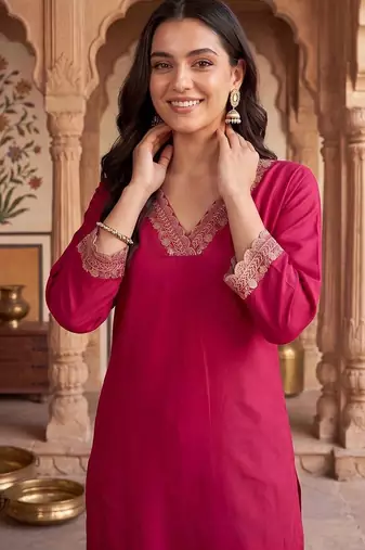women regular thread work kurta with trousers