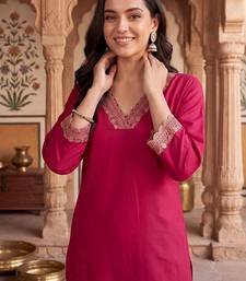 women regular thread work kurta with trousers