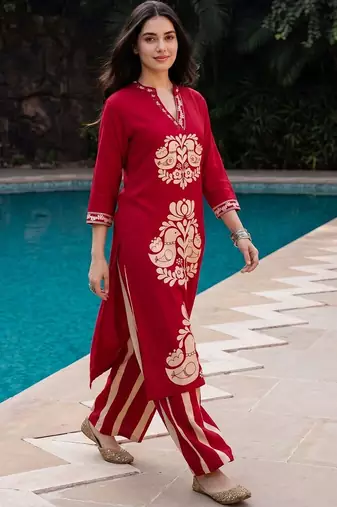 women ethnic motifs printed regular kurta with palazzos