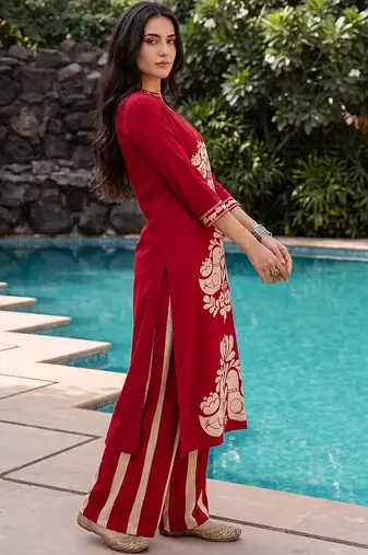 women ethnic motifs printed regular kurta with palazzos