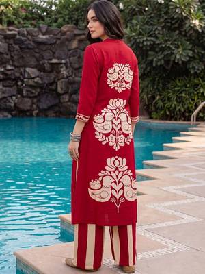 women ethnic motifs printed regular kurta with palazzos 6